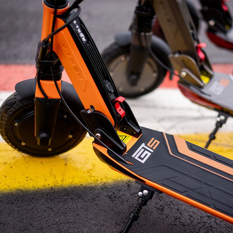 Patinet elèctric e-TWOW